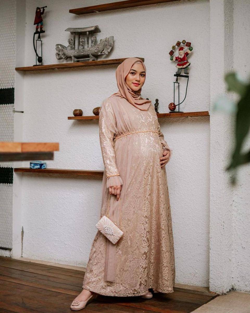 inspirasi baju kondangan untuk ibu hamil (instagram.com/citraciki)