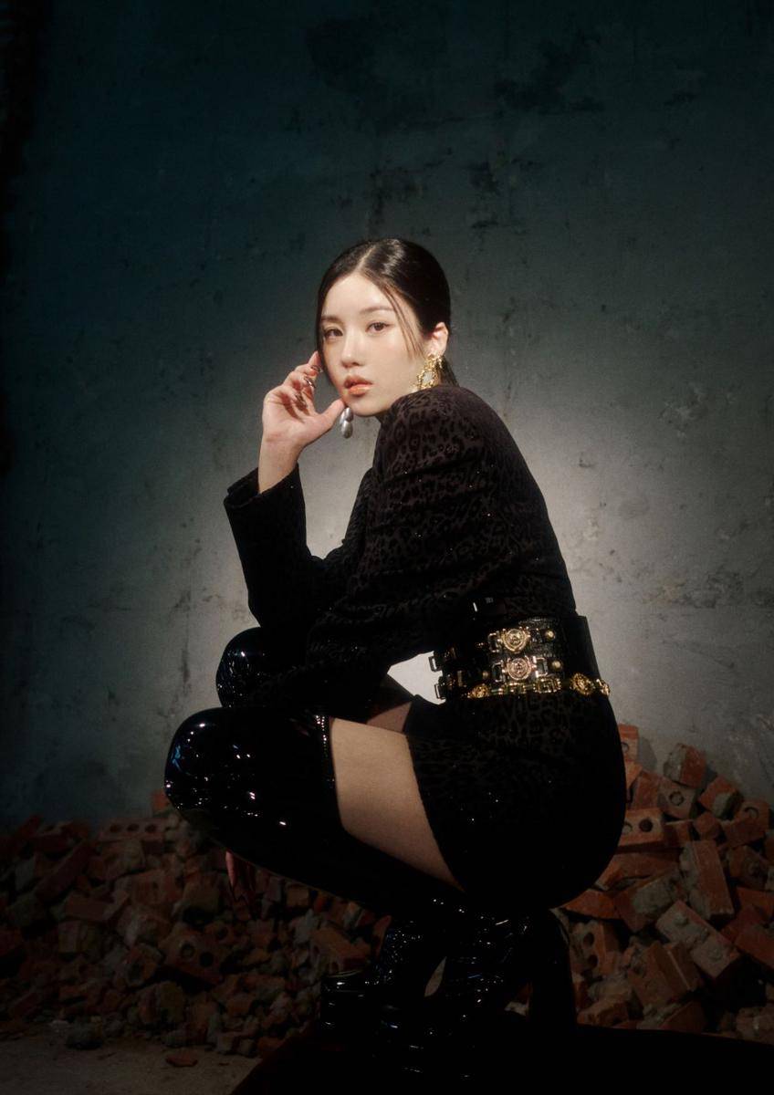 Kwon Eunbi untuk mini album Ethality (twitter.com/KWONEUNBI)