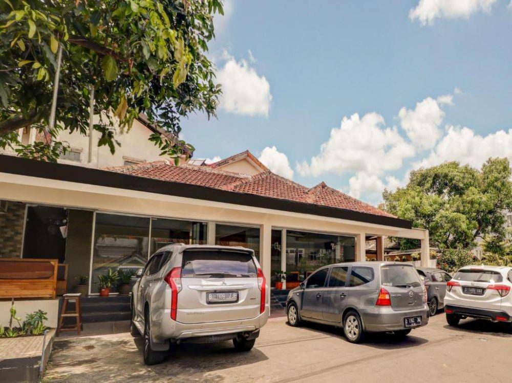 Ten House Bandung (booking.com)