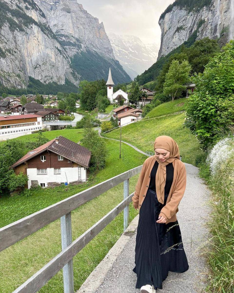 Lesti Kejora dengan outfit outer. (instagram.com/lestykejora)