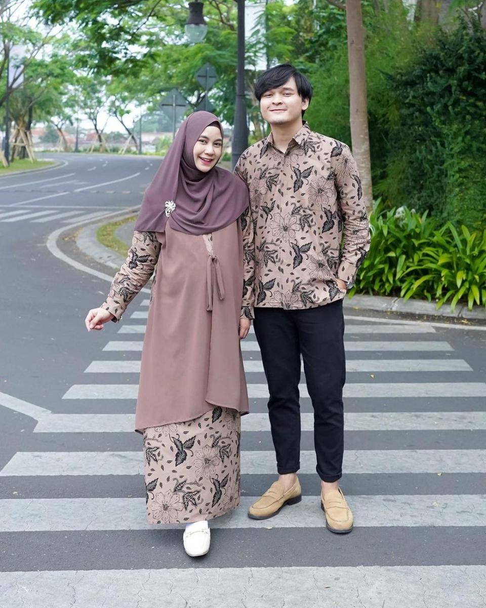 inspirasi baju kondangan untuk ibu hamil (instagram.com/anisarahma_12)