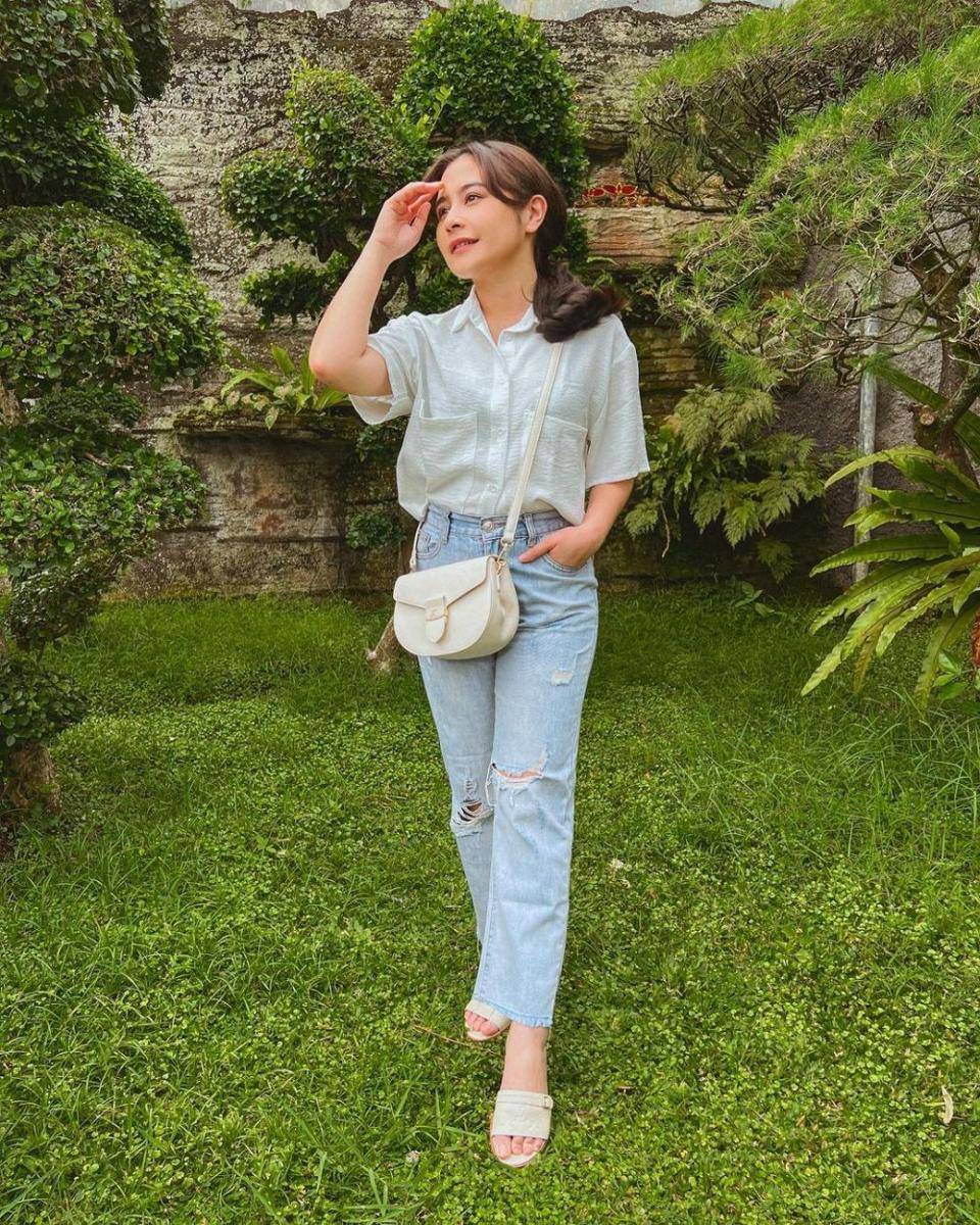 inspirasi OOTD ngantor untuk anak intern (instagram.com/prillylatuconsina96)