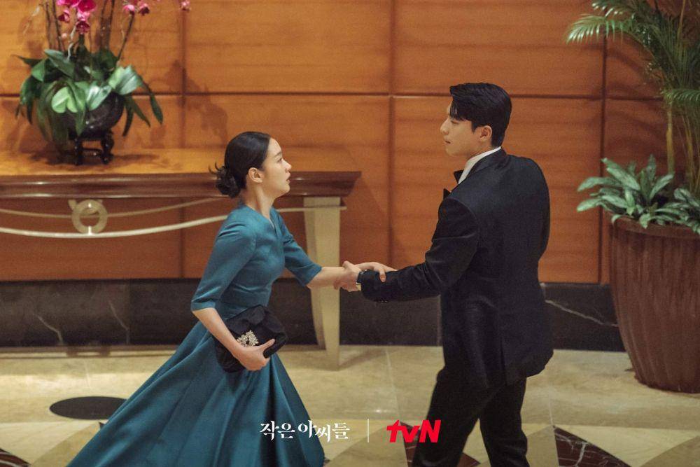 Kim Go Eun dan Wi Ha Joon di Little Women (instagram.com/tvn_drama)