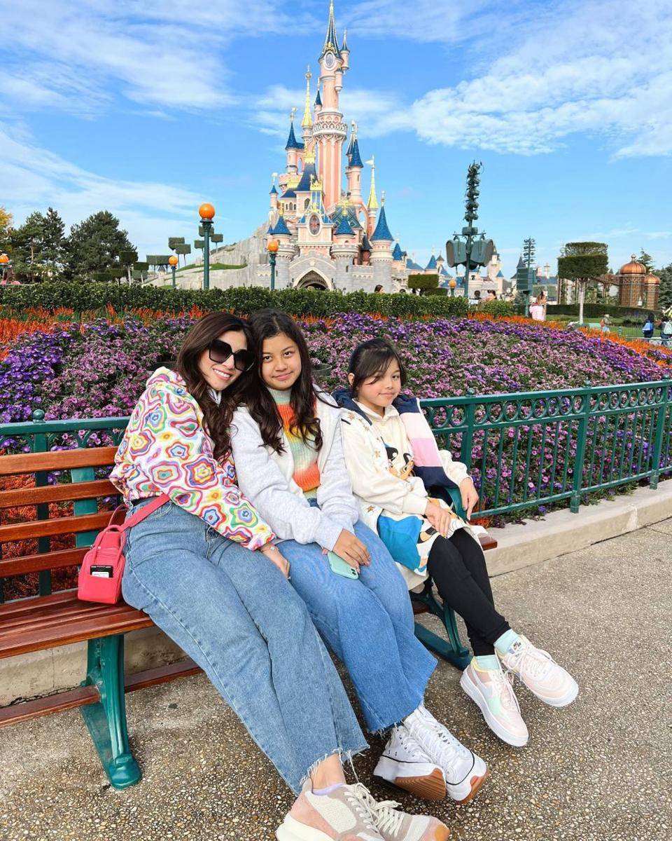 potret Nisya Ahmad liburan ke Paris (instagram.com/nissyaa)