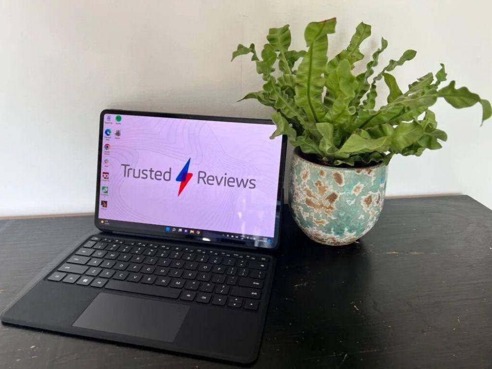 potret Huawei MateBook E (trustedreviews.com)
