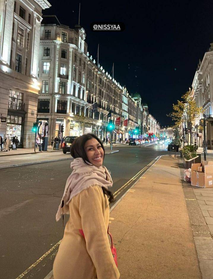 potret Nisya Ahmad liburan ke Prancis (instagram.com/arosadi)