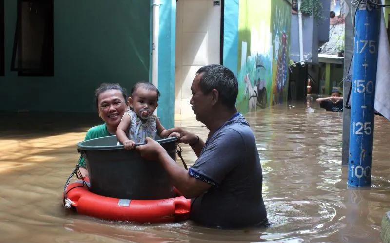 Ciliwung Meluap, BPBD DKI: Banjir 2,2 Meter Landa 50 RT