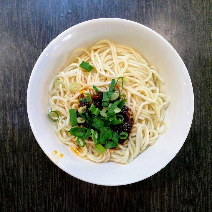 ilustrasi mi lamian (pixabay.com/SiokKuan Ng)