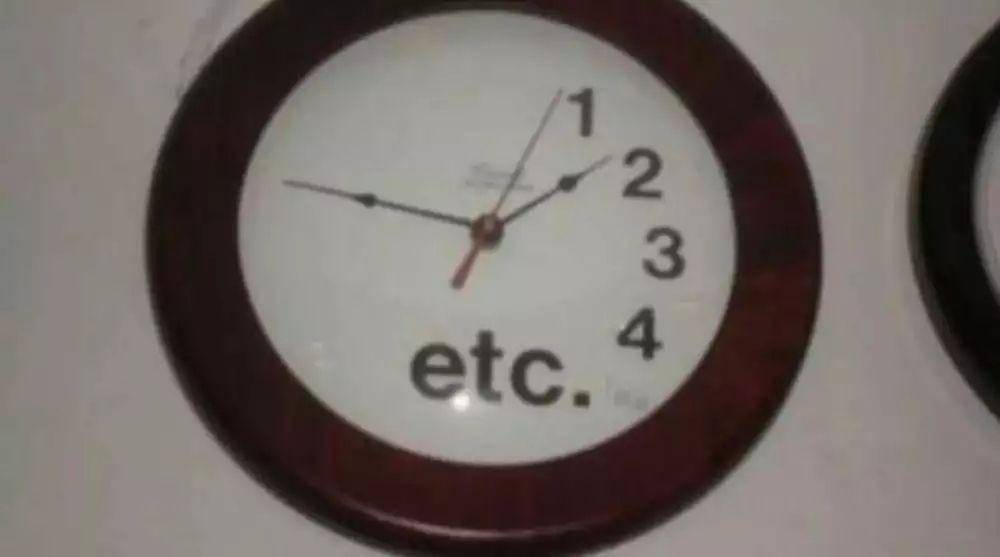jam dinding nyeleneh (instagram.com/jokesreceh)