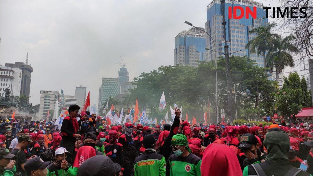 Demo di Patung Kuda, Buruh Minta Menteri Tak Ancam Rakyat soal Resesi
