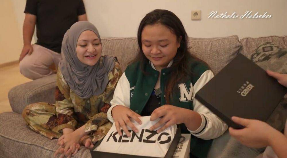 kejutan ulang tahun adik Nathalie Holscher (youtube.com/NATHALIE HOLSCHER)
