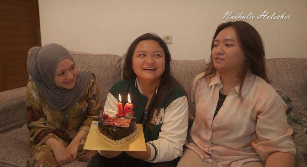 kejutan ulang tahun adik Nathalie Holscher (youtube.com/NATHALIE HOLSCHER)