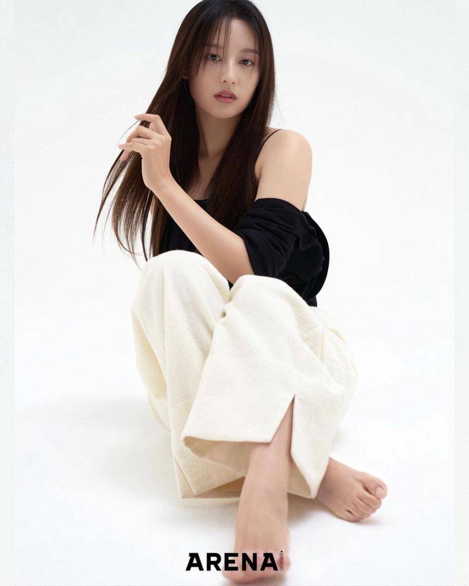 Kim Ji Won (instagram.com/geewonii)