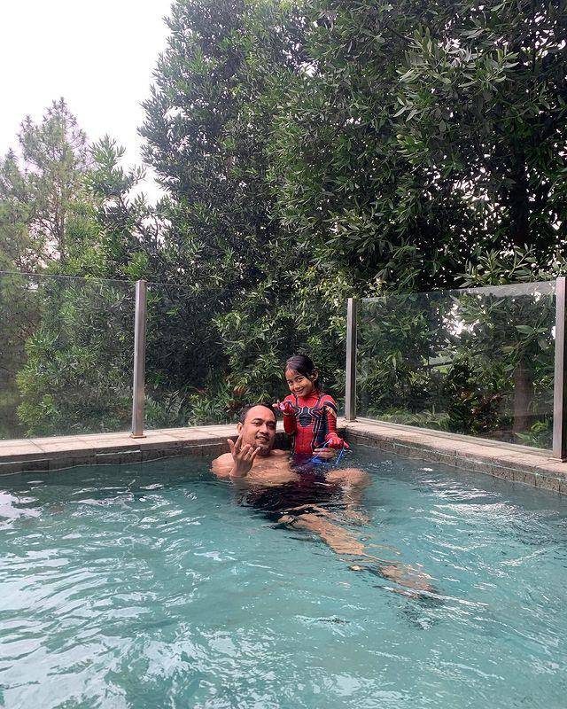 potret Bebi Romeo dan sang putra (instagram.com/bebi_romeo)