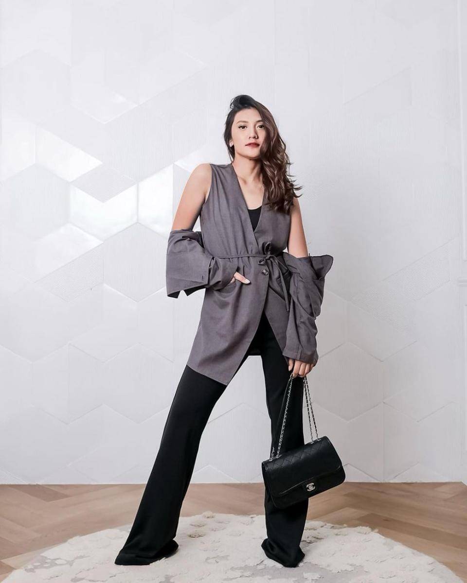 Androgyny style untuk ngantor ala Anissa Aziza (instagram.com/anissaaziza)