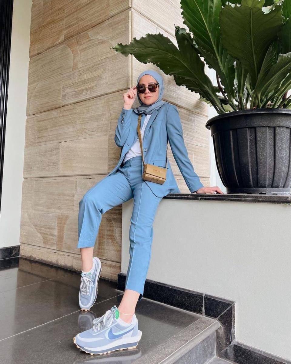 Androgyny style untuk ngantor ala Olla Ramlan (instagram.com/ollaramlan)