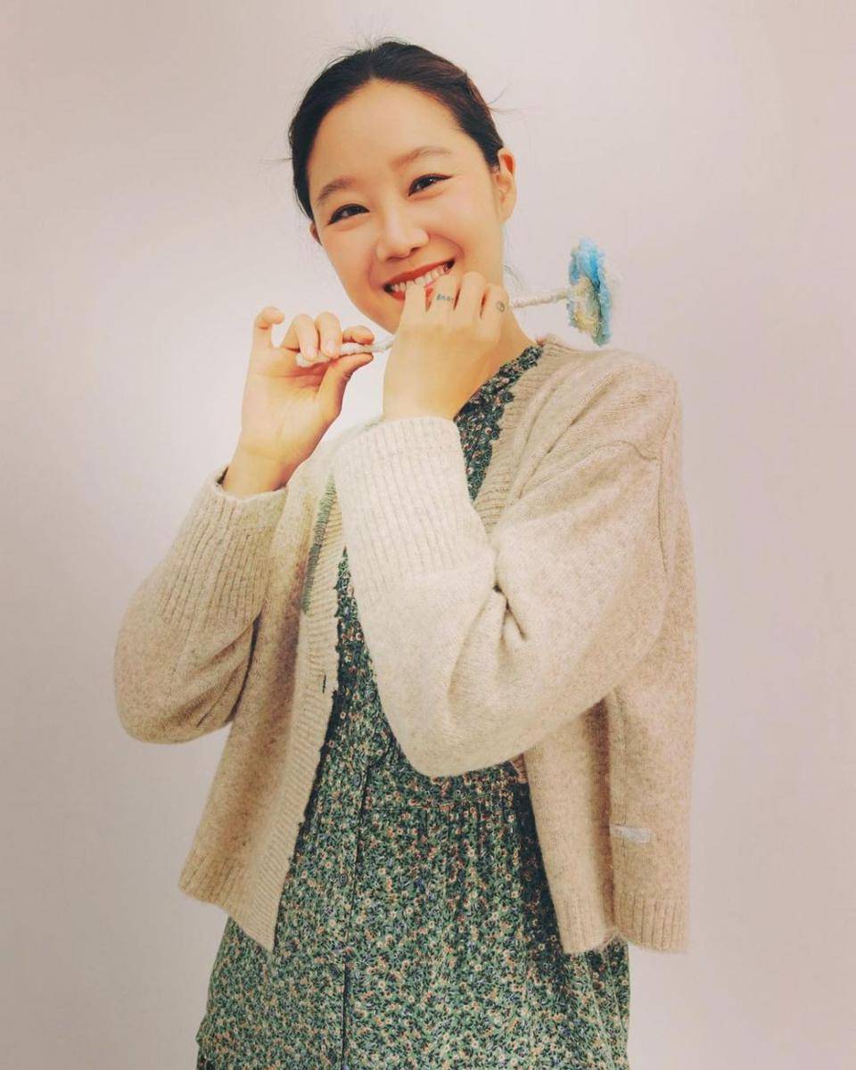 Gong Hyo Jin (instagram.com/rovvxhyo)