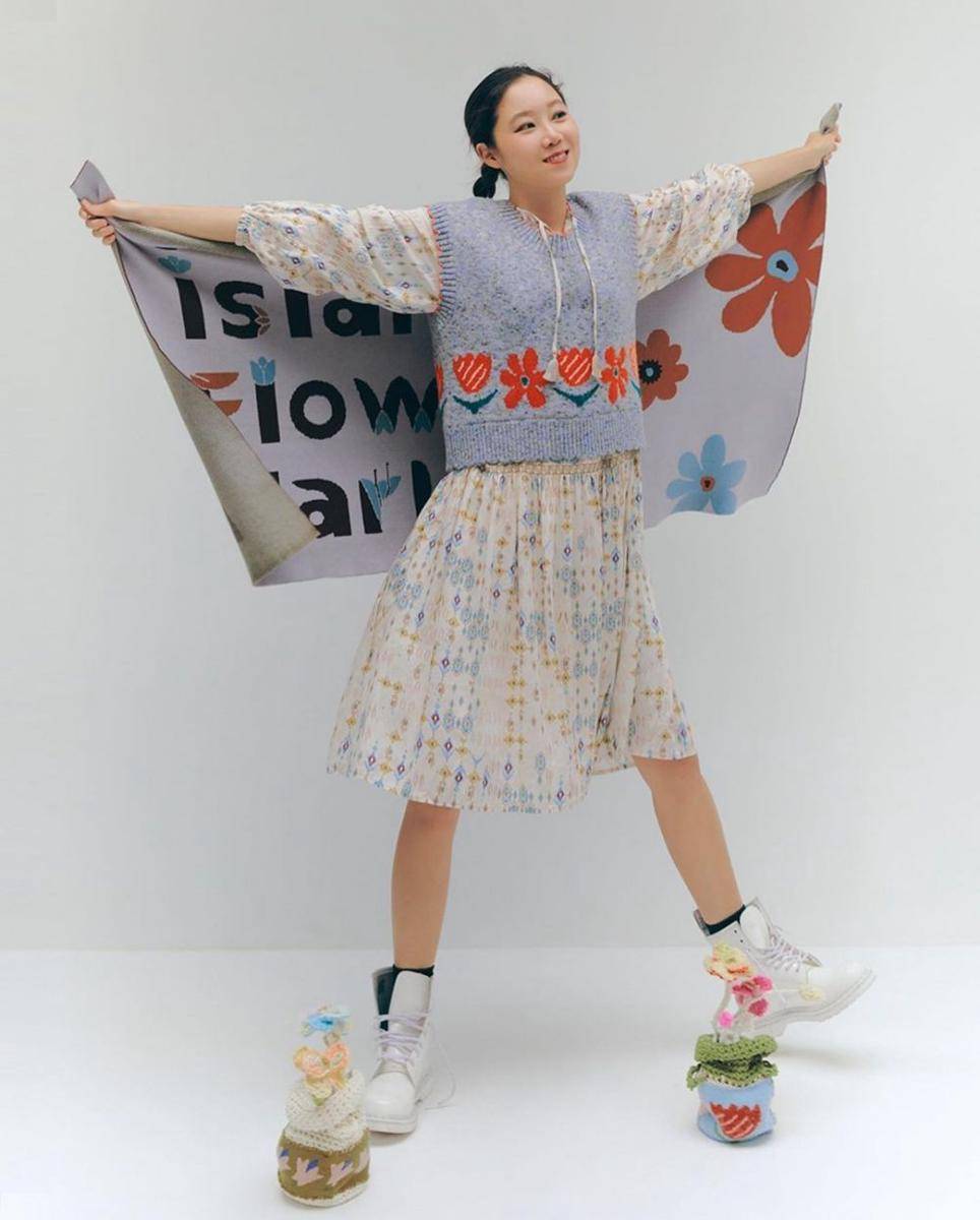 Gong Hyo Jin (instagram.com/rovvxhyo)