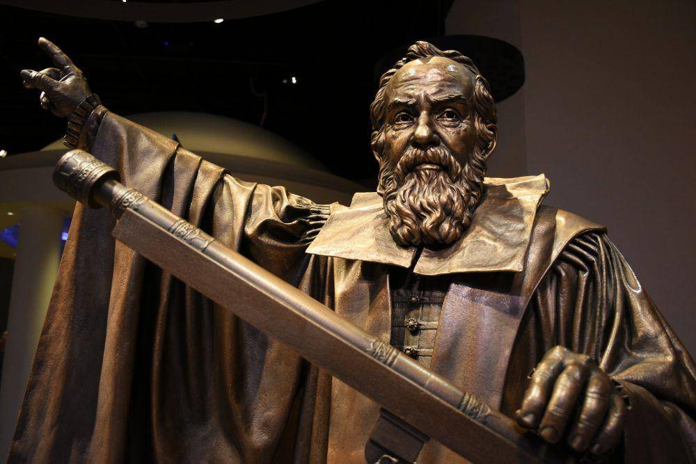 patung Galileo Galilei (flickr.com/Amaury Laporte)