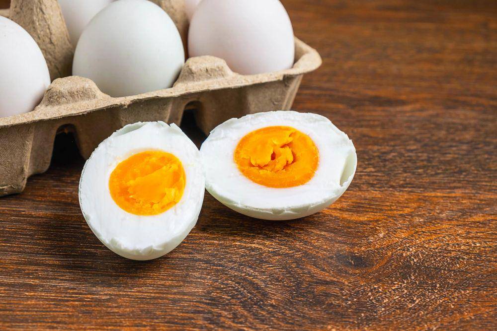 telur asin (vecteezy.com/maxskyohm27626627)