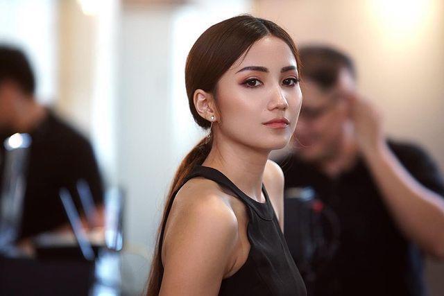 9 Potret Miss Universe Malaysia 2022 Lesley Cheam Wei Yeng Imut Abis!