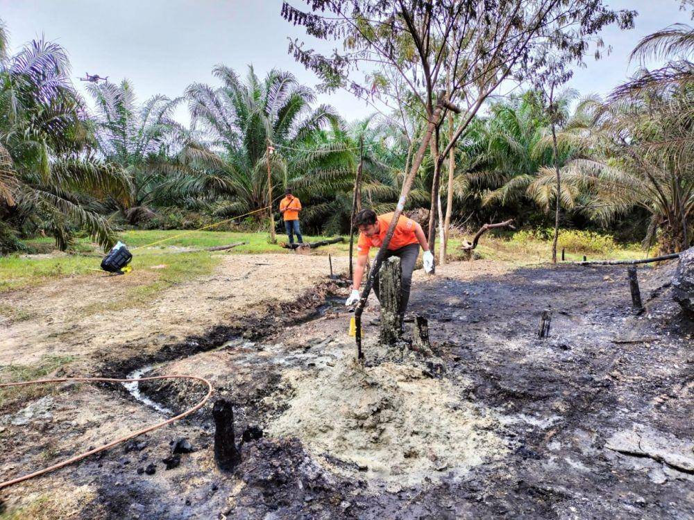 Sumur minyak peninggalan Belanda di Kabupaten Aceh Timur, terbakar. (Dokumentasi Humas Polres Aceh Timur untuk IDN Times)
