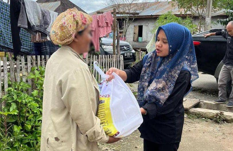 Wabup Tapsel Rutin Bagikan Boras Si Pir Ni Tondi pada Janda dan Yatim