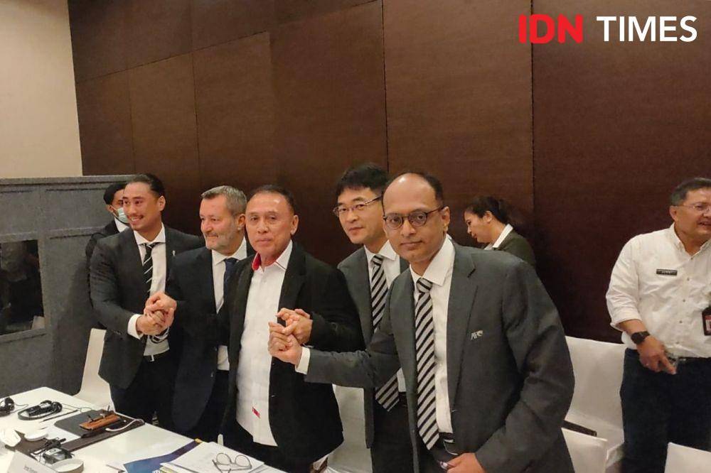 Pertemuan FIFA, AFC, PSSI dan sejumlah kementerian terkait tragedi Kanjuruhan, di Jakarta, Kamis (13/10/2022). (IDN Times/Tino Satrio)