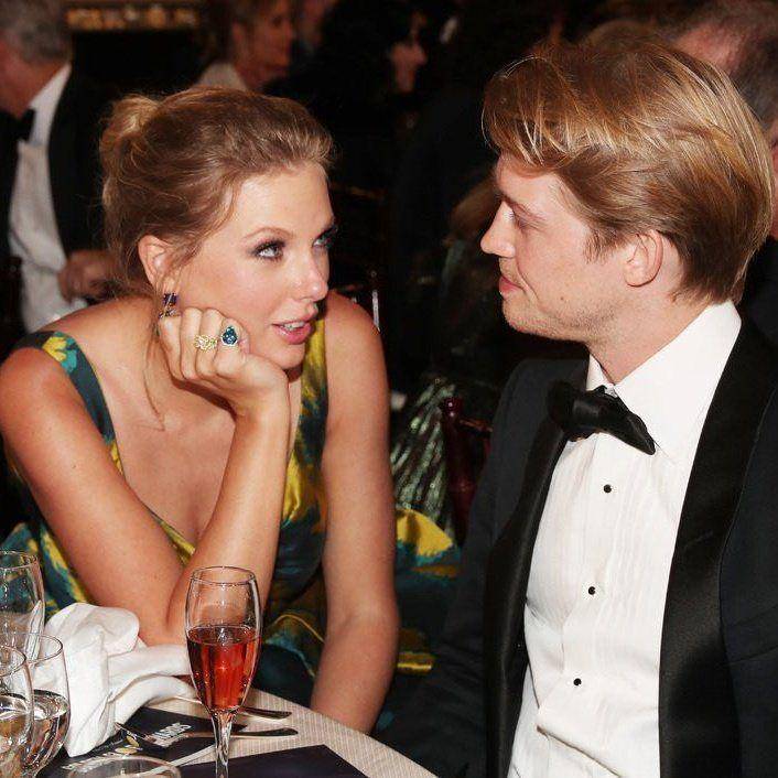 Taylor Swift dan Joe Alwyn (twitter.com/TSwiftFTC)
