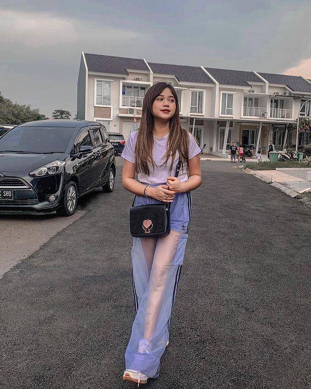 outfit chic ala Brisia Jodie (instagram.com/brisiajodie96)