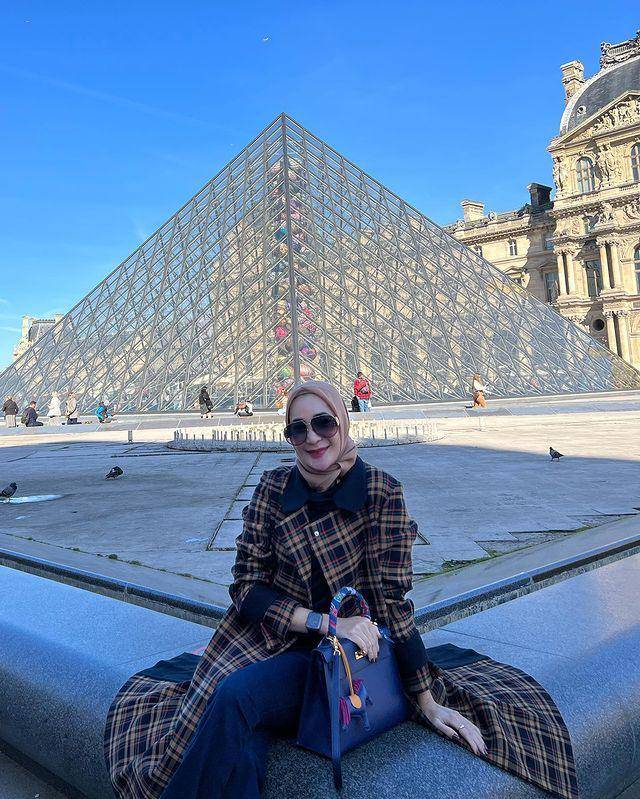 liburan Erin Taulany di Paris (instagram.com/erintaulany)