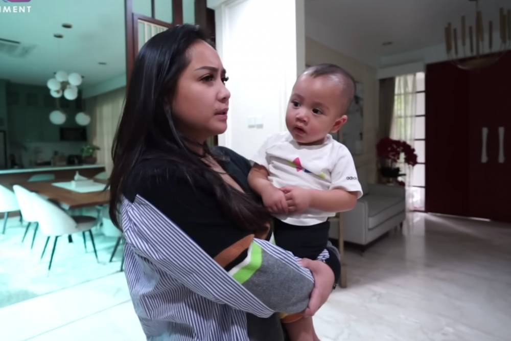 potret Rayyanza sedang sakit demam (YouTube.com/Rans Entertainment)