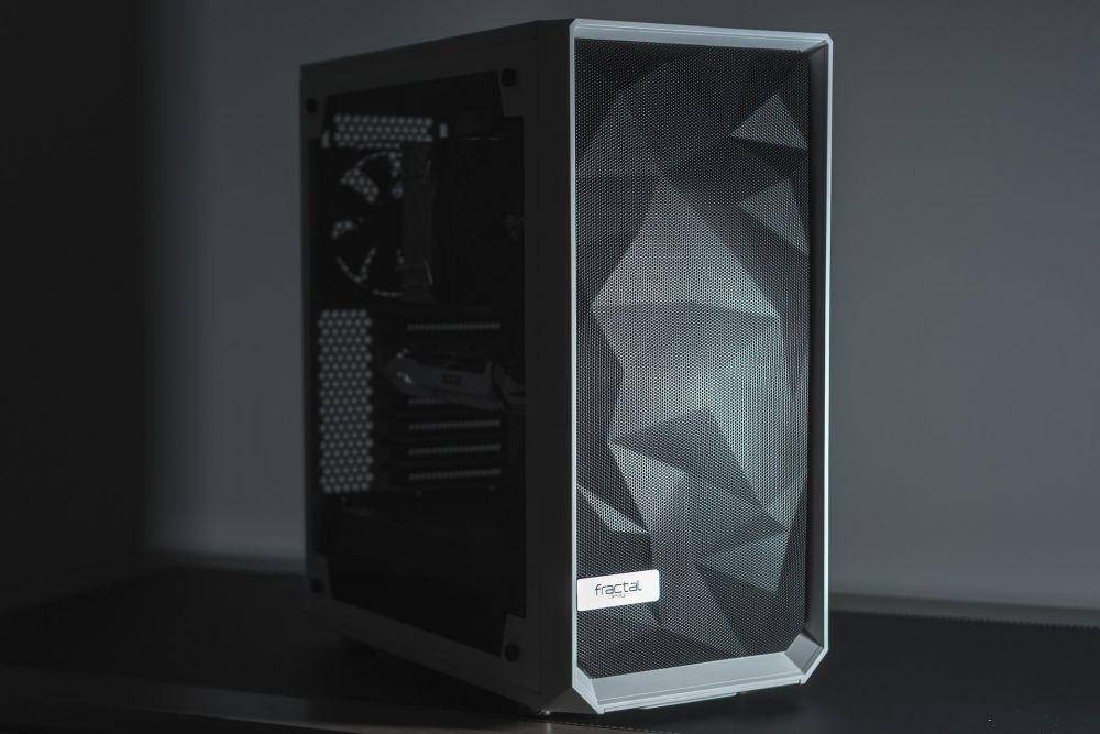 ilustrasi desain case pc (unsplash.com/Anthony Roberts)