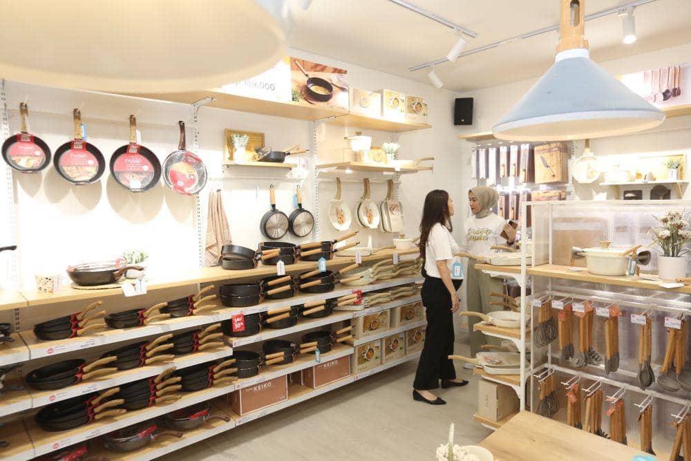 Dekoruma Experience Center di Medan berada di Gatot Subroto Medan, Cemara Asri Medan, dan Ring Road Medan. (Dok. IDN Times)