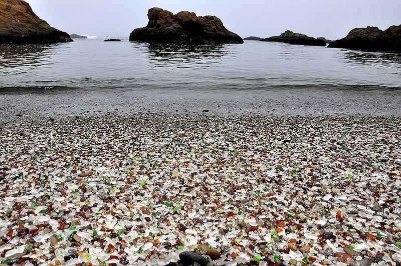 Glass Beach (commons.wikimedia.org)