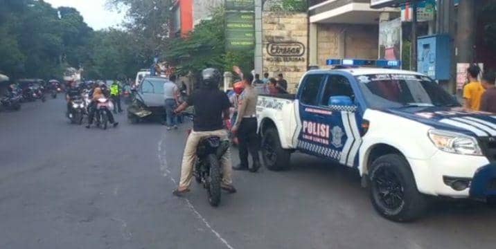 Honda CRV menabrak musholla di Lamongan, pengendara meninggal dunia. Dok Istimewa