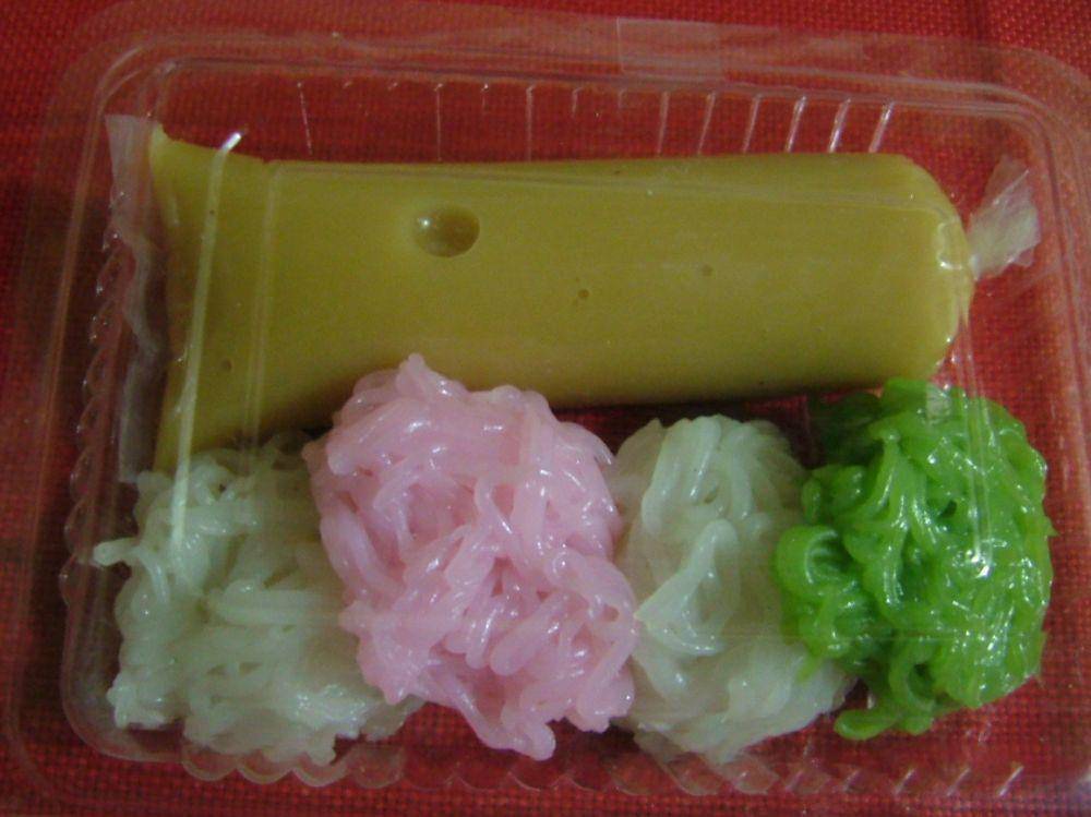 Putu mayang (commons.wikimedia.org/Midori)