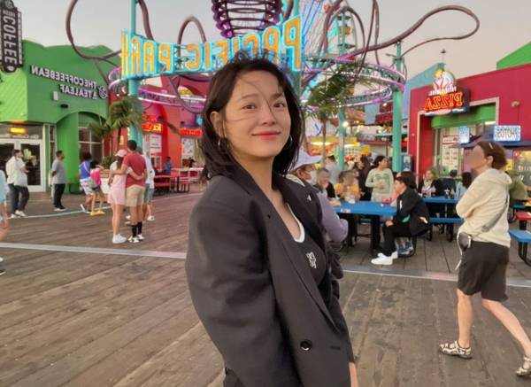 Kim Se Jeong (instagram.com/clean_0828)