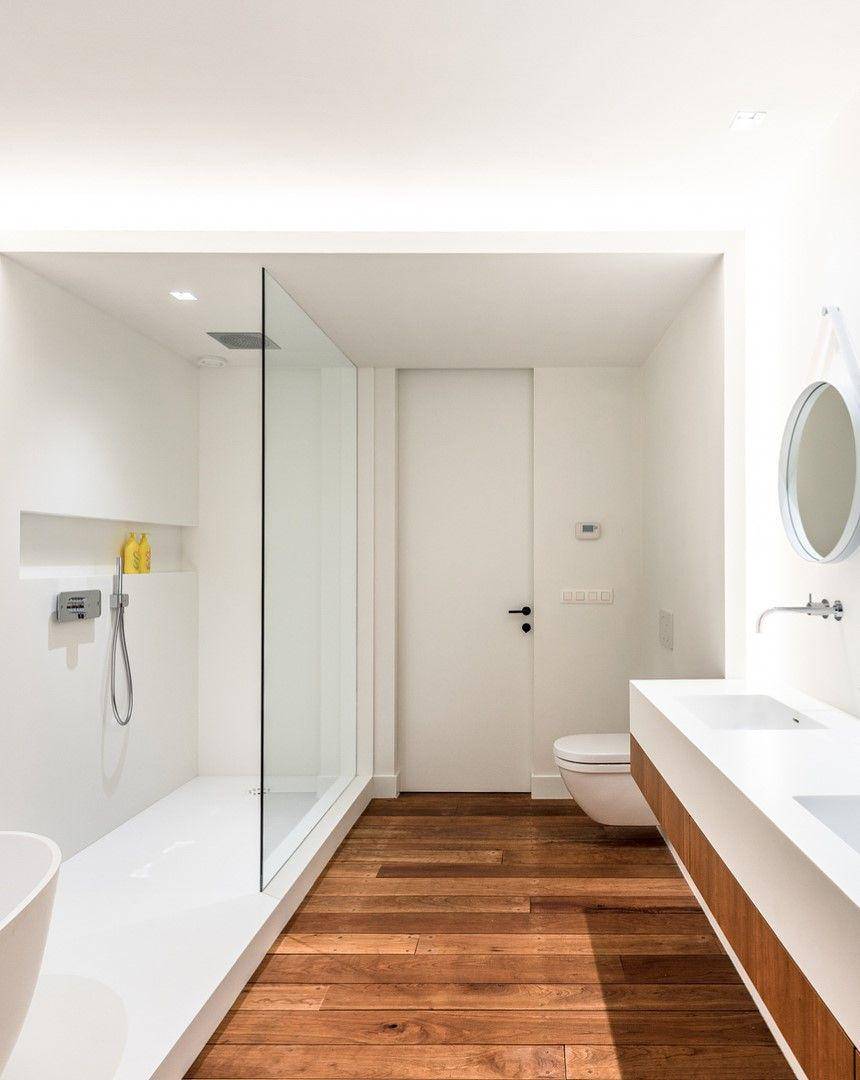 pintu kamar mandi minimalis (instagram.com/jacobsinterieur.be)