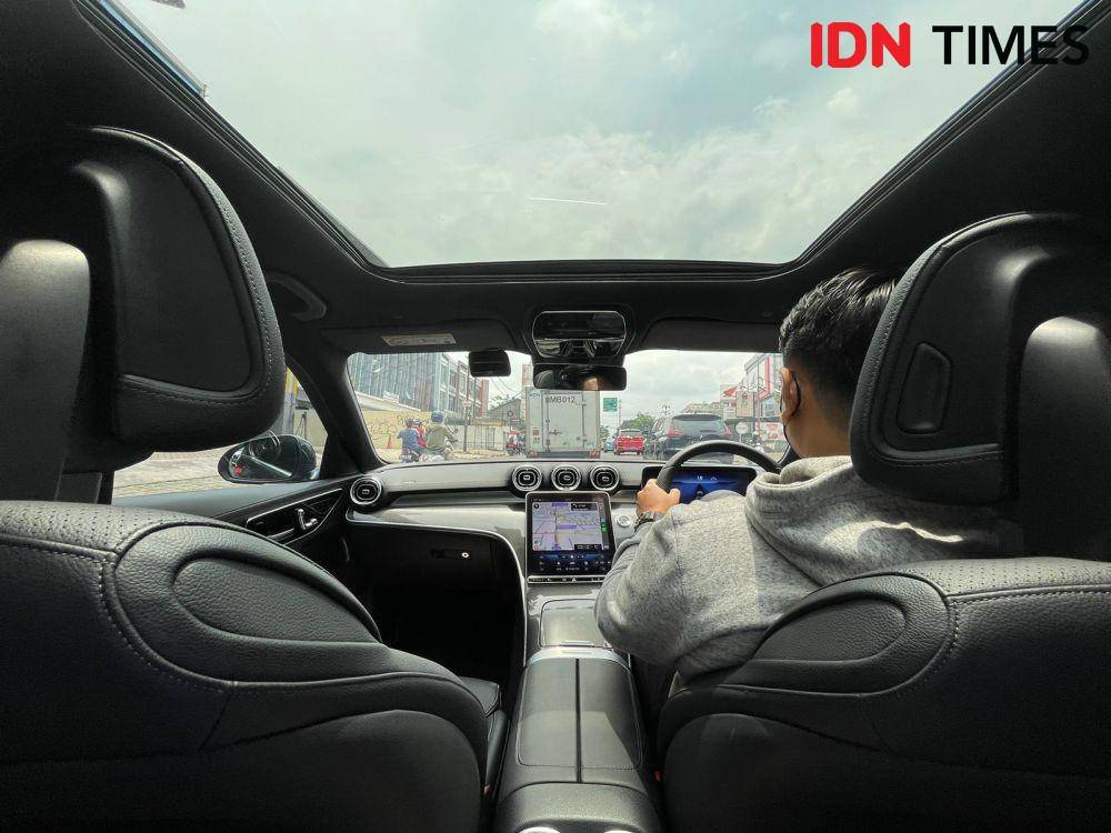 Sensasi berkendara dengan C 300 AMG Line (IDN Times/Fadhliansyah)