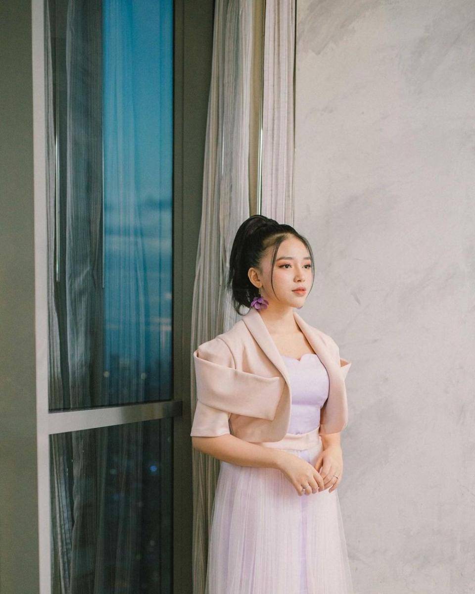 Anneth Delliecia (instagram.com/anneth.dlc)