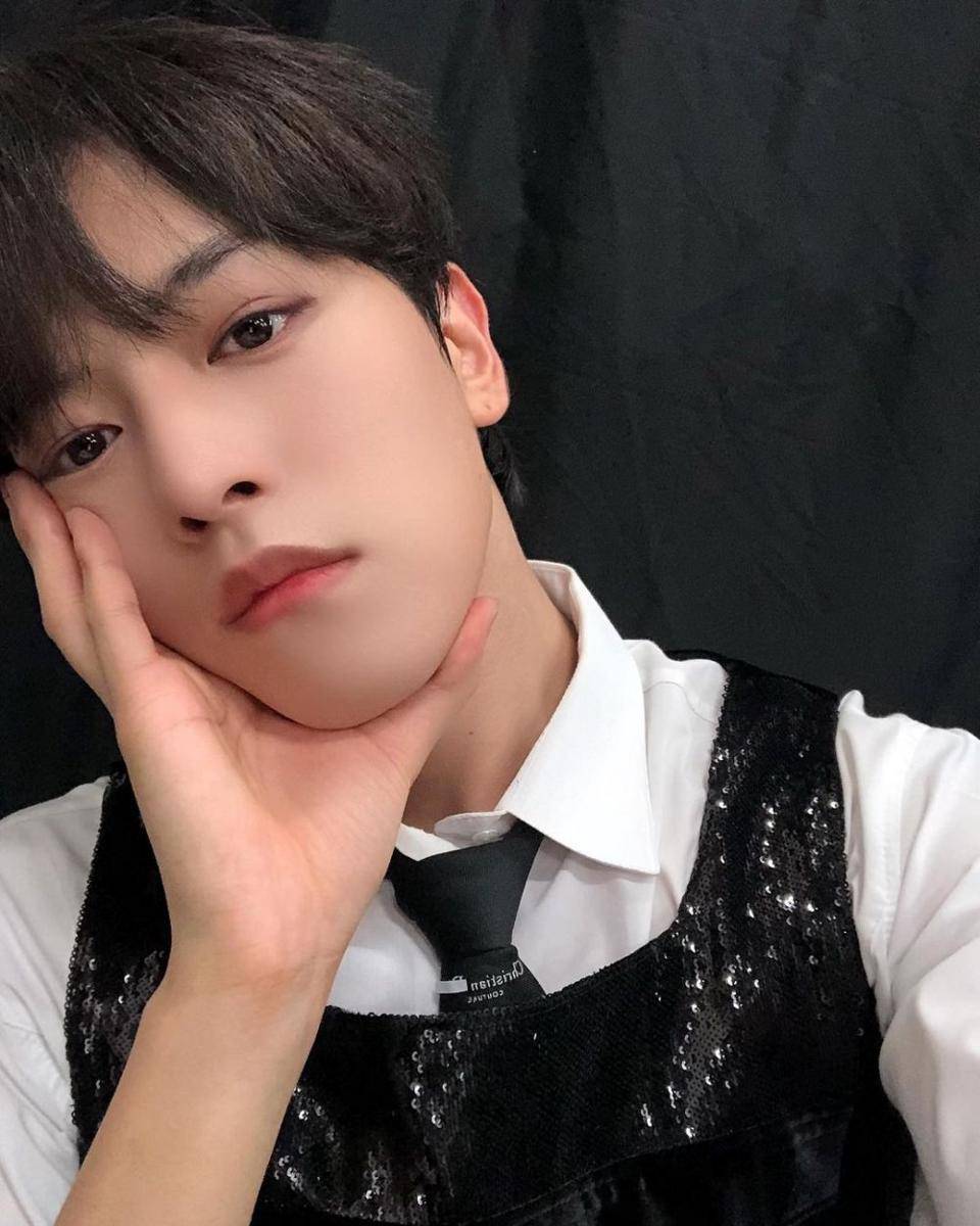 Potret Ravn ONEUS (instagram.com/official_oneus)