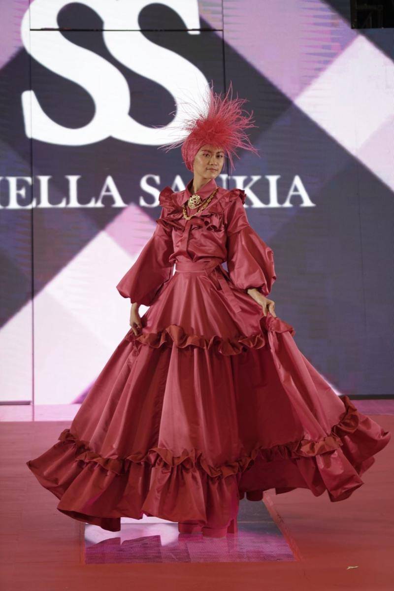 Preview Koleksi Shella Saukia di Atrium Senayan City Mall. 14 Oktober 2022. (dok. TIM MUARA BAGDJA)