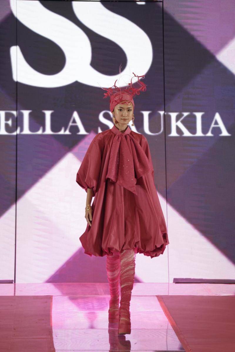 Preview Koleksi Shella Saukia di Atrium Senayan City Mall. 14 Oktober 2022. (dok. TIM MUARA BAGDJA)