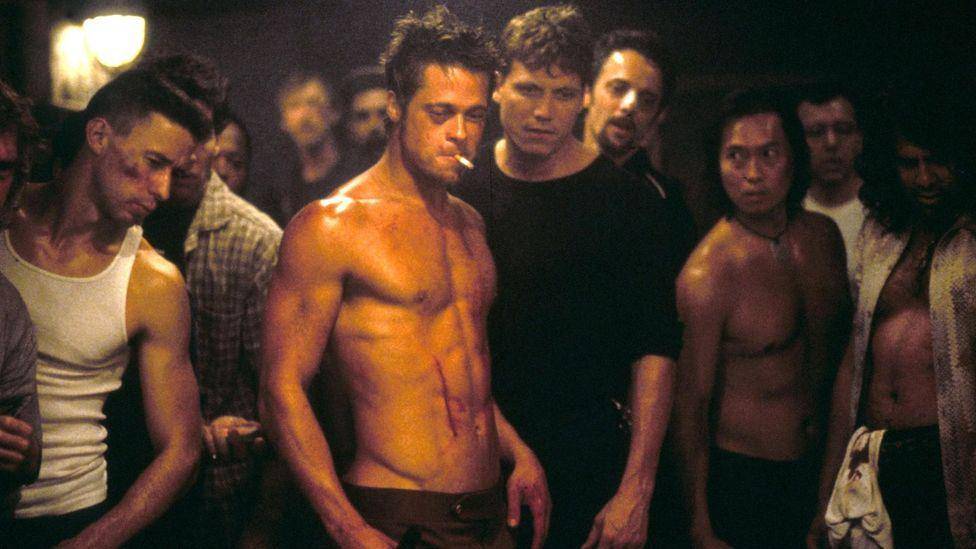 Brad Pitt sebagai Tyler Durden di film "Fight Club" (BBC)