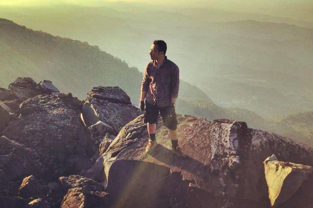 Gunung Ranaka (instagram.com/12_nanggan)