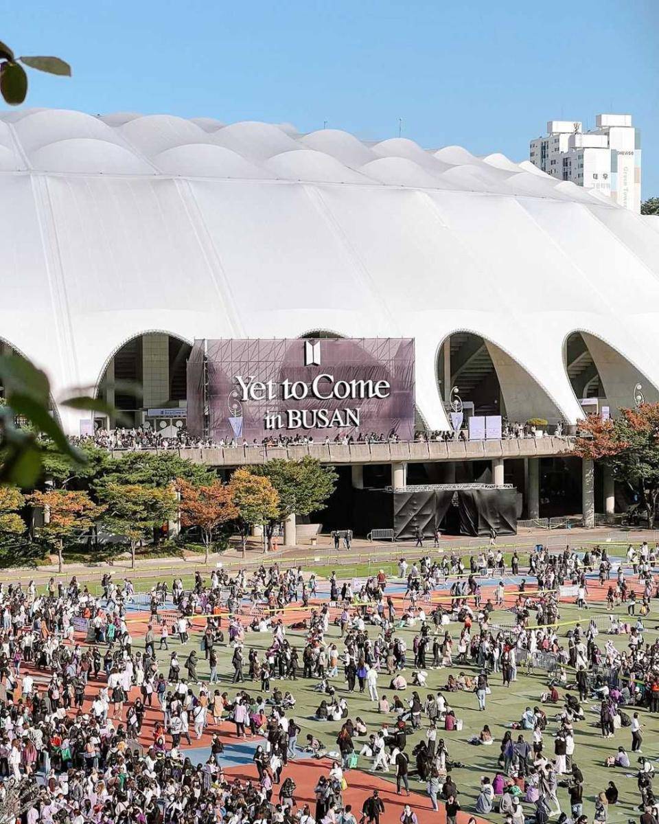 konser BTS Yet To Come in Busan (instagram.com/irgieputra)
