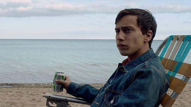 Keir Gilchrist sebagai Paul di film It Follows (dok. Northern Lights Films)