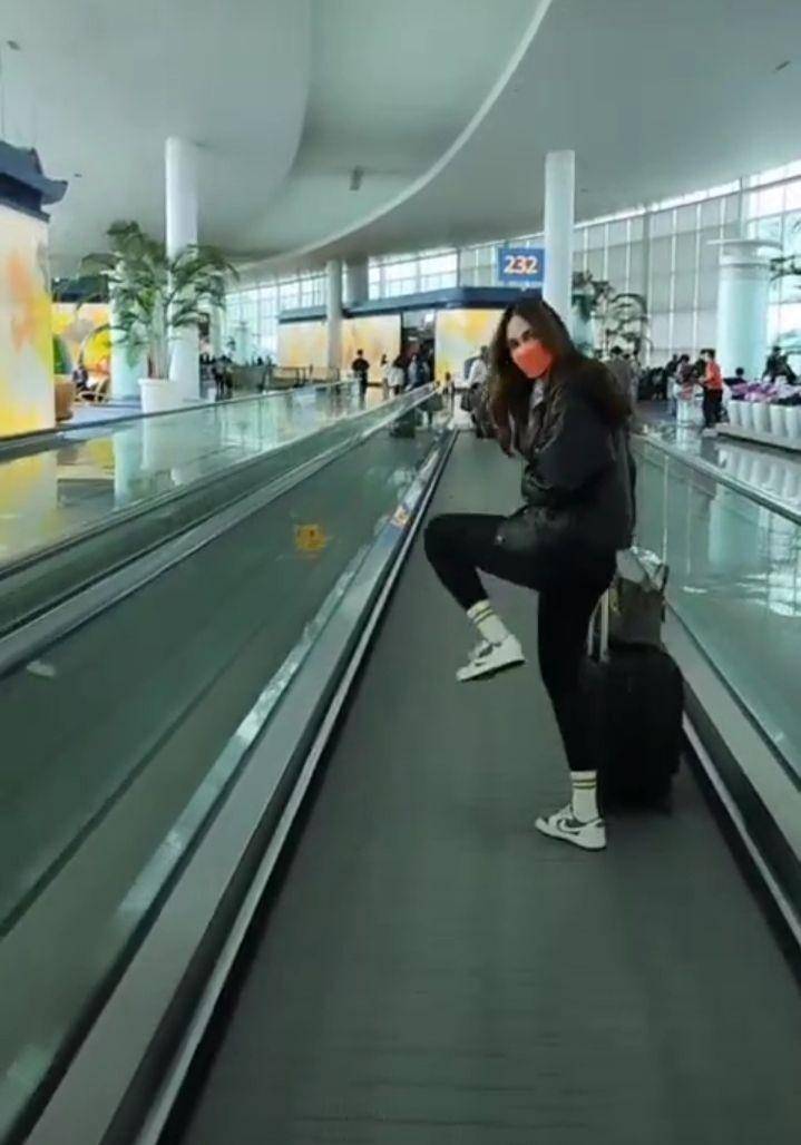 potret Luna Maya ke Busan (instagram.com/sellywilson)