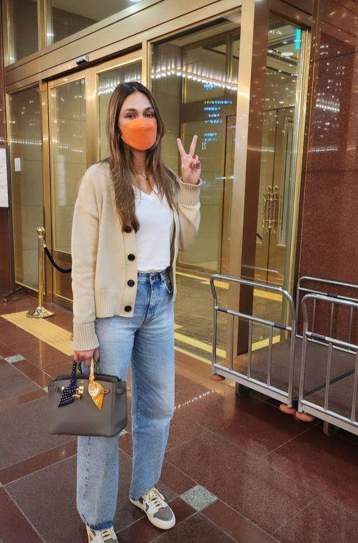 potret Luna Maya ke Busan (instagram.com/sellywilson)